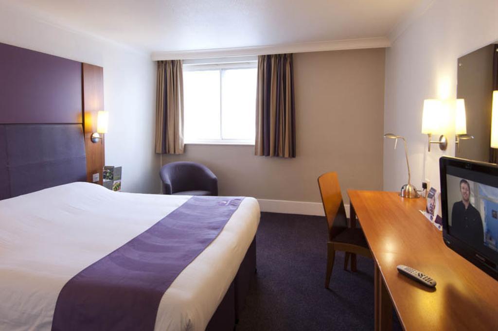 Premier Inn Portishead Extérieur photo